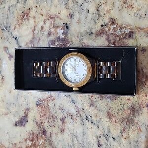 Avon wild safari watch